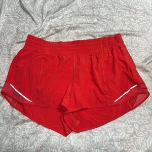 LULULEMON HOTTY HOT 2.5 HIGH RISE SHORTS - SIZE 14